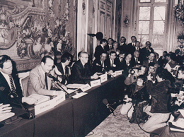Signature de la convention avec l'État en 1987