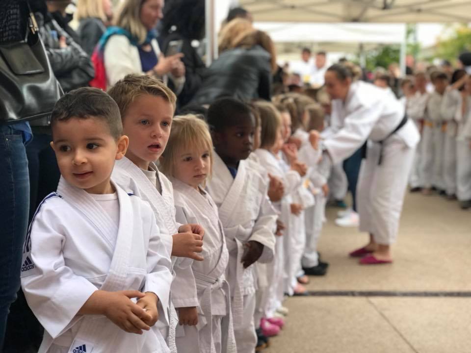 Inauguration du gymnase Émilie Andéol à Magny le Hongre