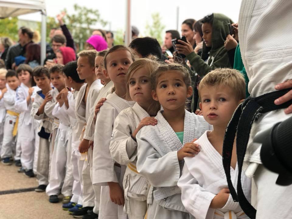 Inauguration du gymnase Émilie Andéol à Magny le Hongre