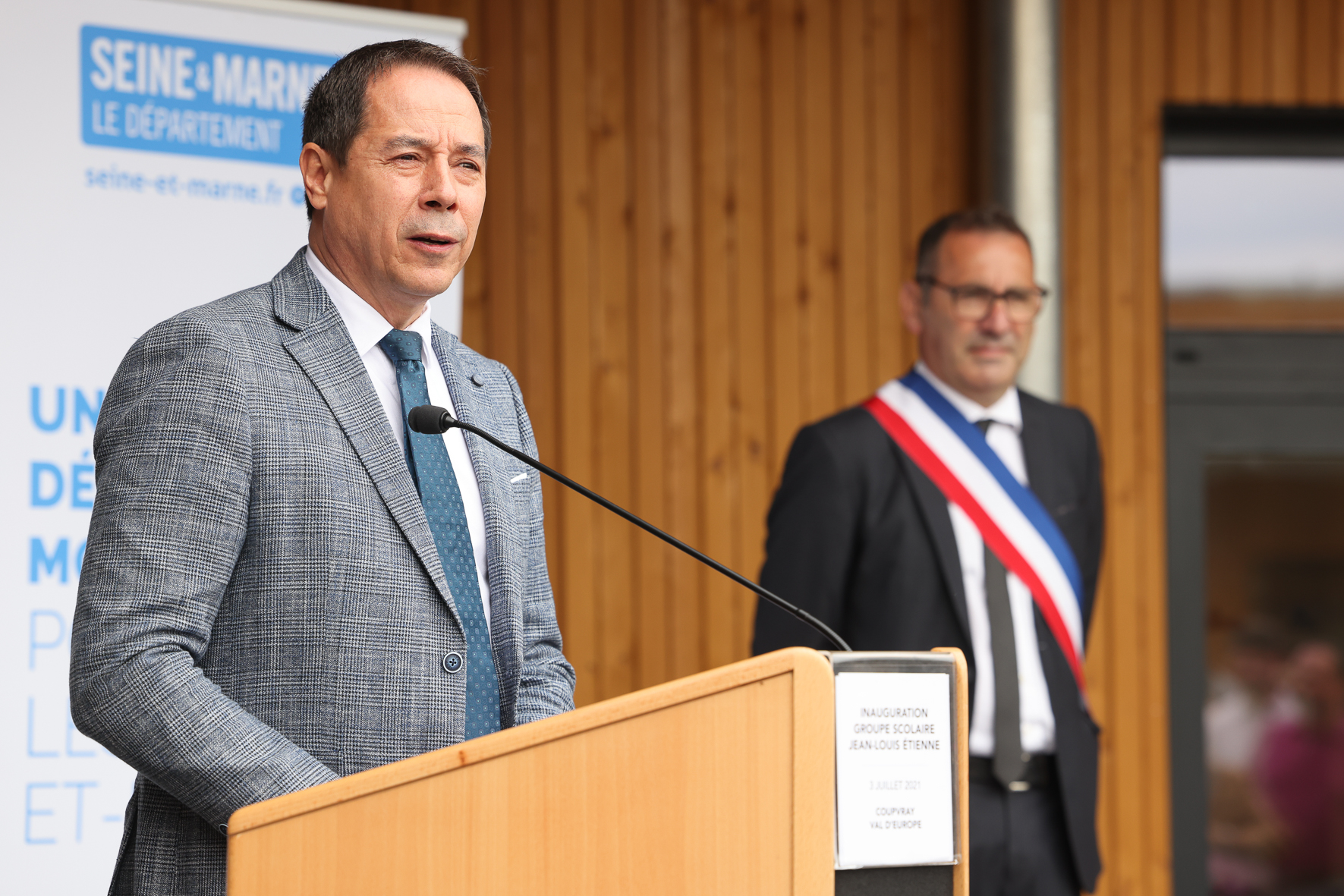 Cérémonie d'inauguration du groupe scolaire Jean-Louis Etienne à Coupvray