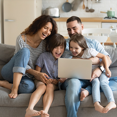 Être parents au 21ème siècle : quand les écrans s'invitent dans la famille